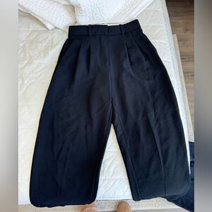 Aritzia Effortless Cropped Pant